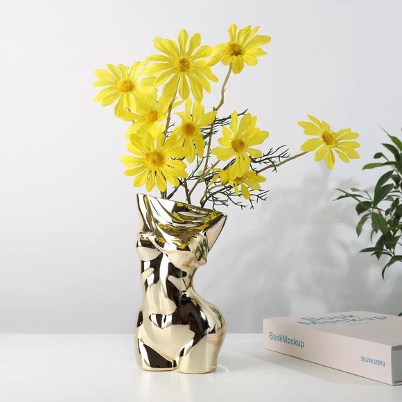 Lady Body Shaped Flower Vase - Picture 3 of 3